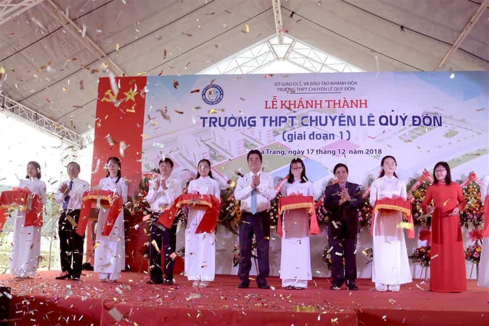 Ceremony of opening Le Quy Don high school for gifted students - Khanh ...