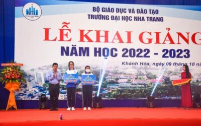 Khanh Viet Corporation offers 22 scholarships “Give Wings to Your Dreams” to needy students who study well of Nha Trang University  